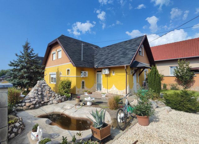 Eladó ikerház, Gyálon 125 M Ft, 3+4 szobás