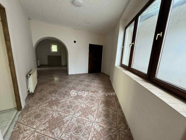 Eladó családi ház, Tolnán 32.5 M Ft, 3 szobás