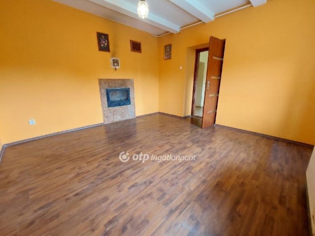 Eladó családi ház, Tápiószőlősön 32.9 M Ft, 3 szobás