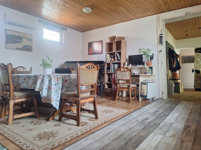 Eladó családi ház, Majson 45.99 M Ft, 5 szobás