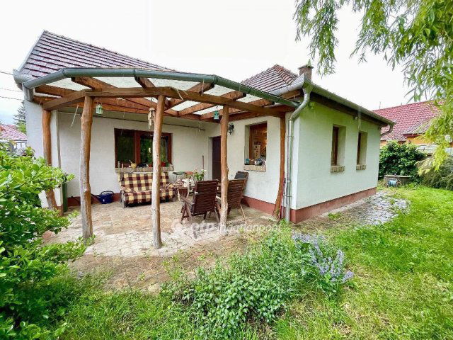 Eladó családi ház, Szigetszentmiklóson 79.9 M Ft, 3 szobás