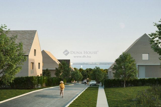 Eladó családi ház, Balatonfüreden 519.612 M Ft, 5 szobás