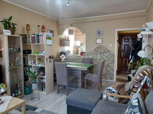 Eladó téglalakás, Gyöngyösön, Bethlen Gábor utcában 35.2 M Ft