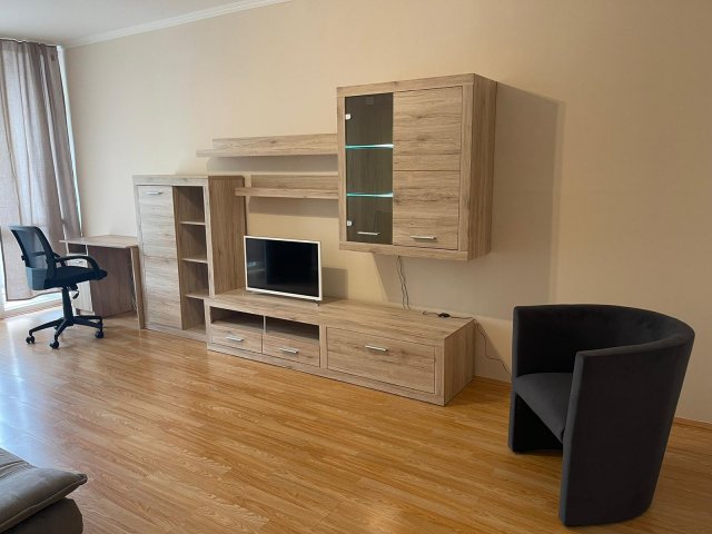 Kiadó panellakás, albérlet, Pécsett 200 E Ft / hó, 2 szobás