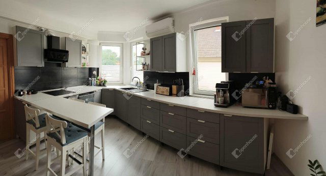 Eladó téglalakás, Hajdúböszörményen 67 M Ft, 4 szobás