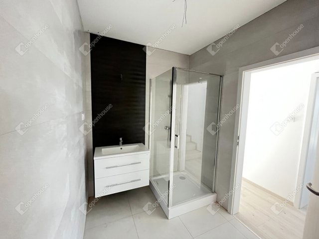 Eladó ikerház, Debrecenben 131.99 M Ft, 4 szobás