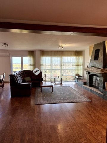 Eladó családi ház, Csomádon 147 M Ft, 4 szobás