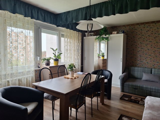 Eladó panellakás, Szolnokon 30.9 M Ft, 2 szobás