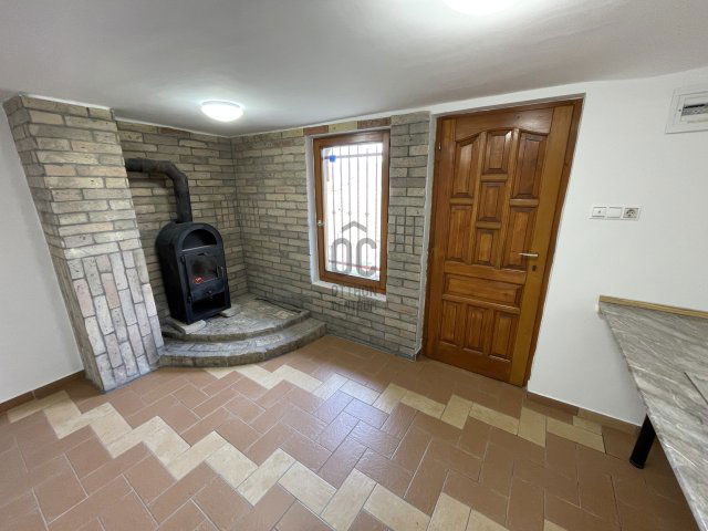 Eladó családi ház, Szekszárdon 14.3 M Ft, 2 szobás