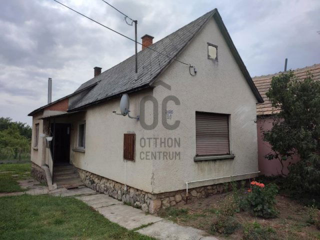 Eladó családi ház, Kisbéren 23.9 M Ft, 2 szobás