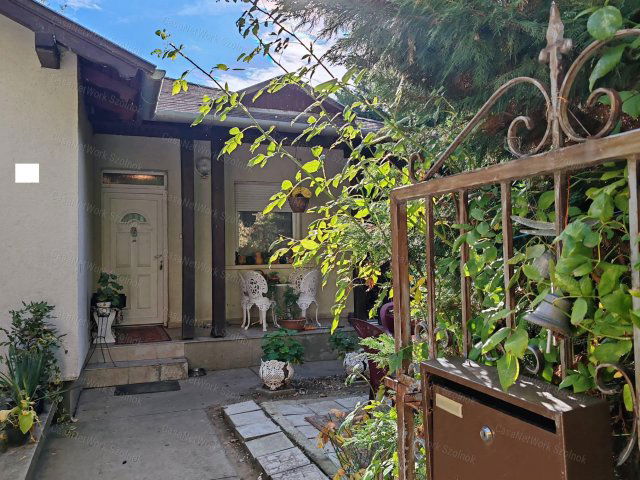 Eladó családi ház, Szolnokon 54.9 M Ft, 3 szobás