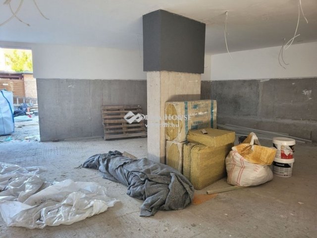 Eladó családi ház, Budapesten, XV. kerületben 800 M Ft