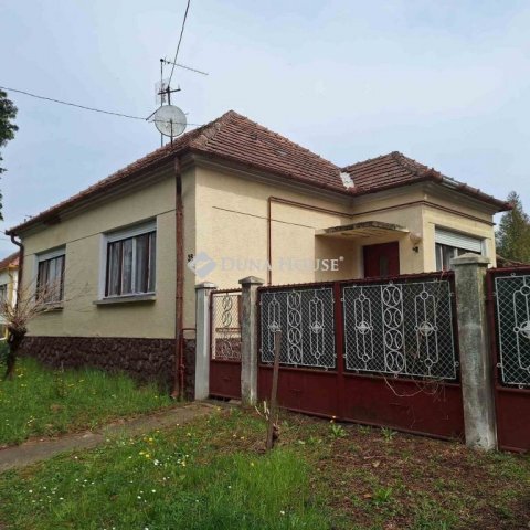 Eladó családi ház, Győrváron 24.9 M Ft, 4 szobás