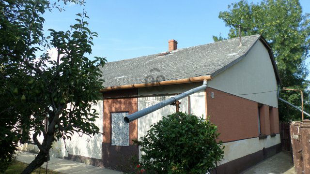 Eladó családi ház, Kunmadarason 6.7 M Ft, 3 szobás