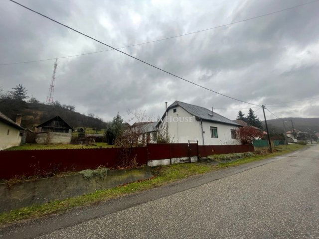 Eladó családi ház, Fedémesen 10.399 M Ft, 5 szobás
