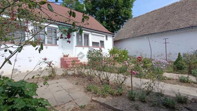 Eladó családi ház, Báron 14.9 M Ft, 3 szobás