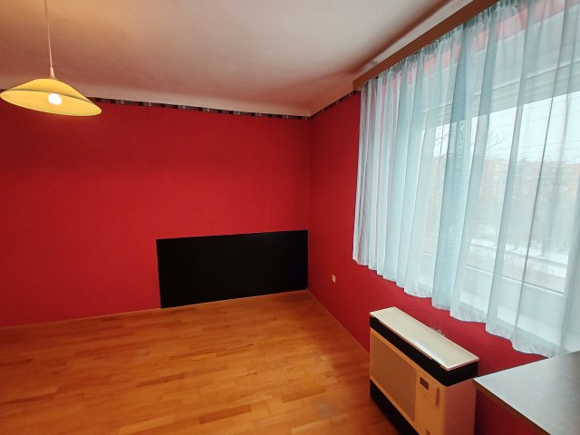 Eladó téglalakás, Szolnokon 33 M Ft, 2 szobás