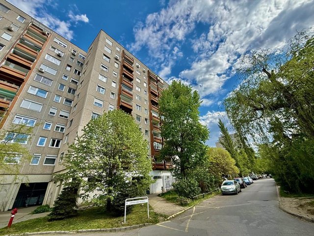 Eladó panellakás, Budapesten, III. kerületben 69.9 M Ft