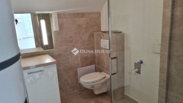 Eladó téglalakás, Siófokon, Vasút soron 46.429 M Ft, 1 szobás