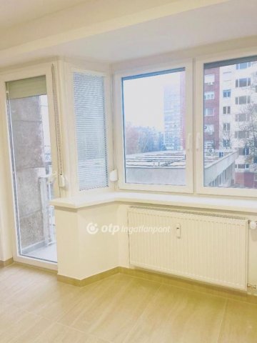 Eladó téglalakás, Pécsett 65 M Ft, 2 szobás