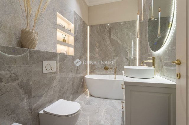 Eladó téglalakás, Budapesten, V. kerületben 245 M Ft, 3 szobás