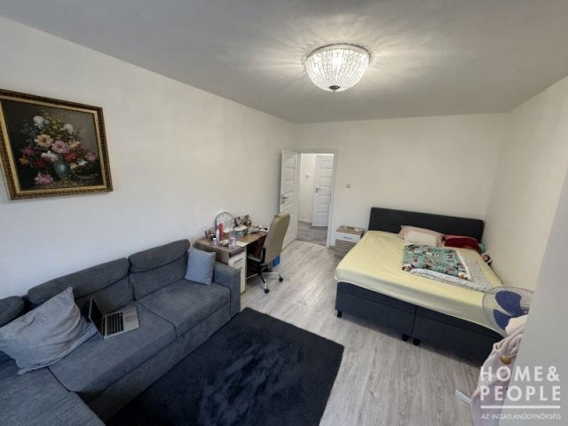 Eladó téglalakás, Szegeden 65 M Ft, 2+1 szobás