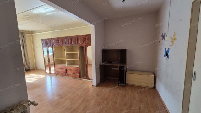 Eladó panellakás, Sopronban 56.9 M Ft, 3 szobás