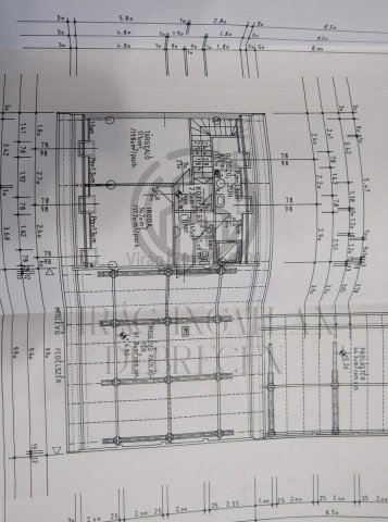Kiadó üzlethelyiség, Debrecenben, Árpád téren 350 E Ft / hó