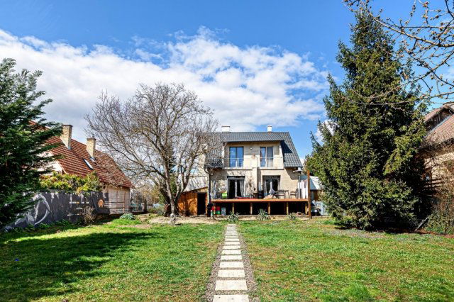 Eladó családi ház, Biatorbágyon 157.9 M Ft, 4 szobás