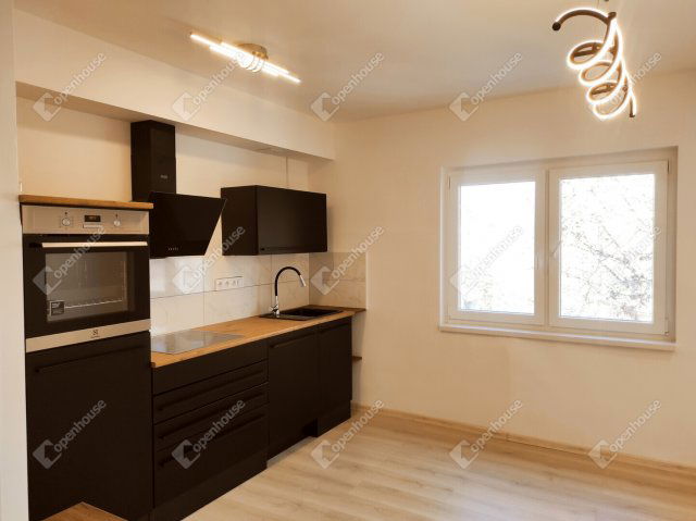 Eladó téglalakás, Szegeden 75.9 M Ft, 2 szobás