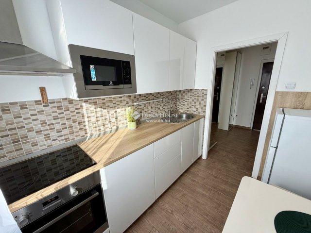 Eladó panellakás, Pécsett, Tildy Zoltán utcában 40.9 M Ft