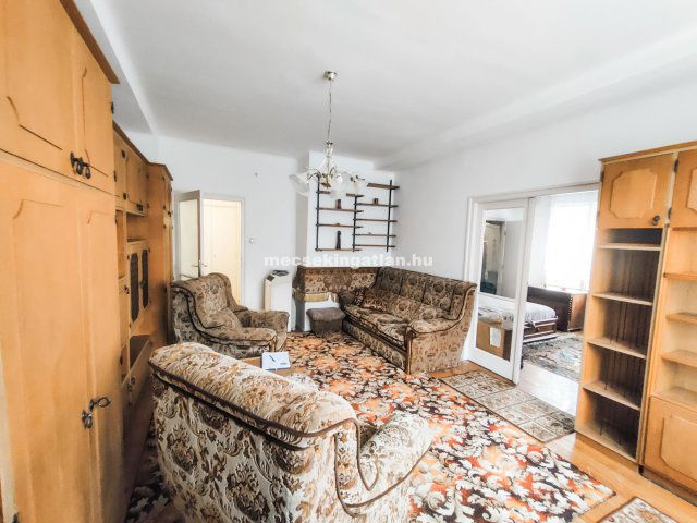 Kiadó téglalakás, albérlet, Pécsett 140 E Ft / hó, 2 szobás