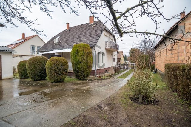 Eladó családi ház, Tolnán 79.99 M Ft, 5 szobás