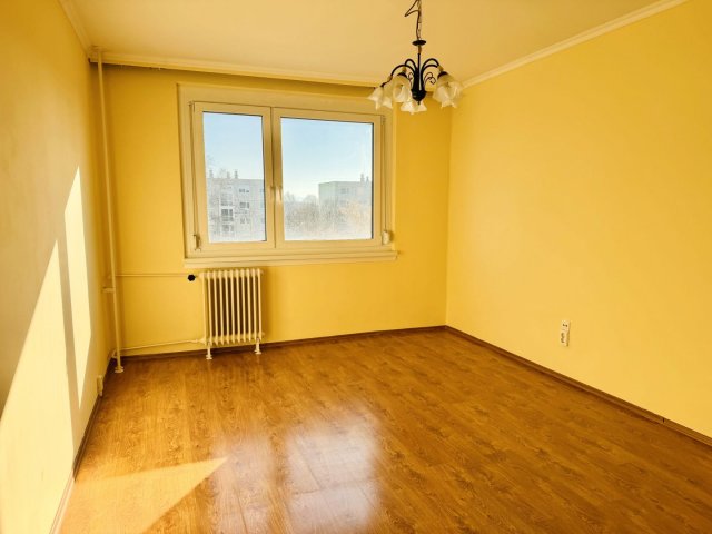 Kiadó panellakás, albérlet, Győrött 150 E Ft / hó, 2 szobás