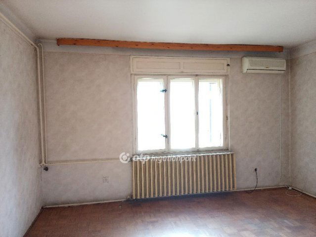 Eladó családi ház, Dombóváron 31.5 M Ft, 5 szobás
