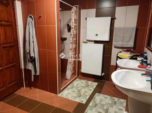 Eladó üzlethelyiség, Nagykátán 95 M Ft / költözzbe.hu