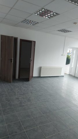 Eladó iroda, Ajkán, Szabadság téren 49.5 M Ft