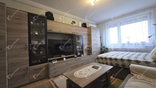 Eladó panellakás, Miskolcon 36.9 M Ft, 3 szobás