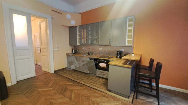 Kiadó téglalakás, albérlet, I. kerületben, Batthyány utcában