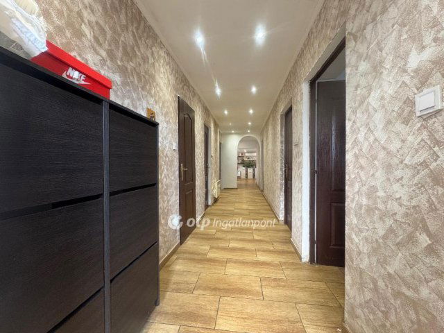 Eladó téglalakás, Érden 89 M Ft, 4+1 szobás