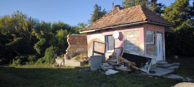 Eladó családi ház, Csörögön 16.5 M Ft, 1 szobás