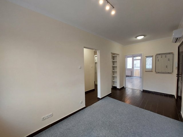 Eladó panellakás, Szegeden, Űrhajós utcában 64.9 M Ft