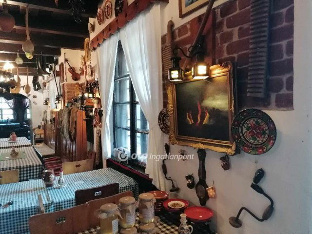 Eladó üzlethelyiség, Tiszafüreden 250 M Ft