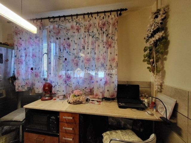 Eladó panellakás, Pétfürdőn 28.3 M Ft, 2 szobás