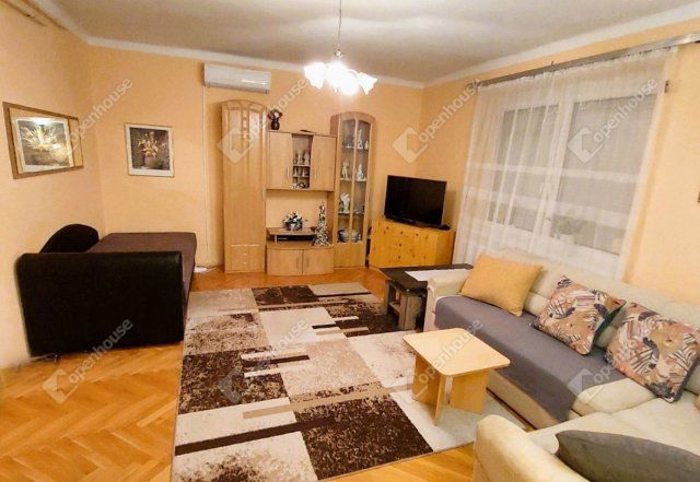 Eladó családi ház, Tatabányán 53.5 M Ft, 3 szobás