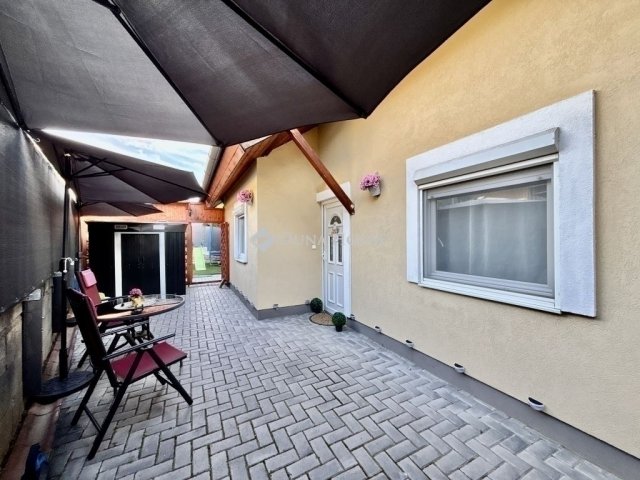 Eladó ikerház, Budapesten, XVII. kerületben 70 M Ft, 2+1 szobás