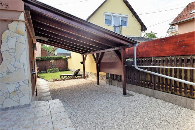 Eladó nyaraló, Hajdúszoboszlón 79 M Ft, 4+2 szobás