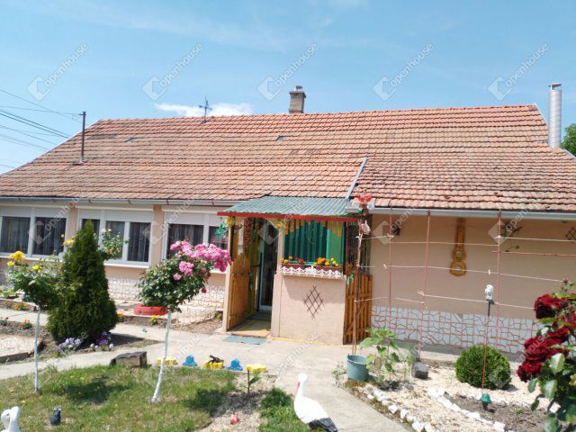 Eladó családi ház, Tótkomlóson 11.5 M Ft, 2 szobás