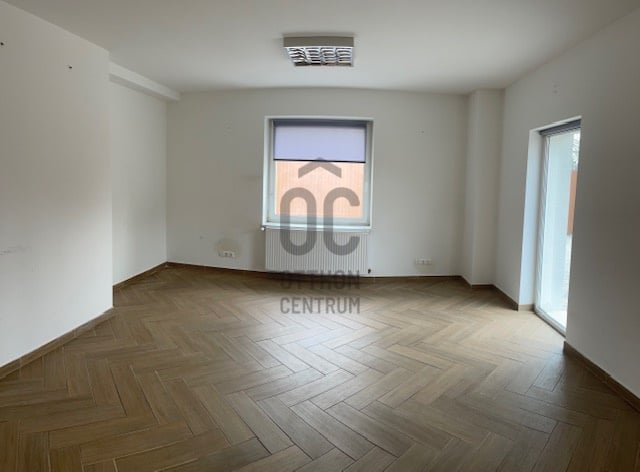 Kiadó ipari ingatlan, Budaörsön 495 E Ft / hó