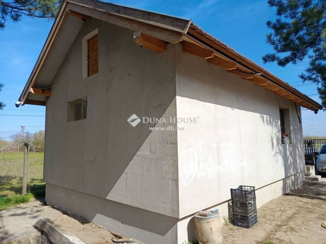 Eladó családi ház, Tápiószentmártonon 19 M Ft, 1 szobás